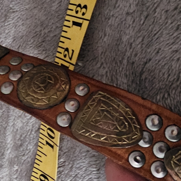 VINTAGE CHICO'S MADE IN MOROCCO LEATHER BELT WITH METAL ACCENTS - Picture 4 of 13